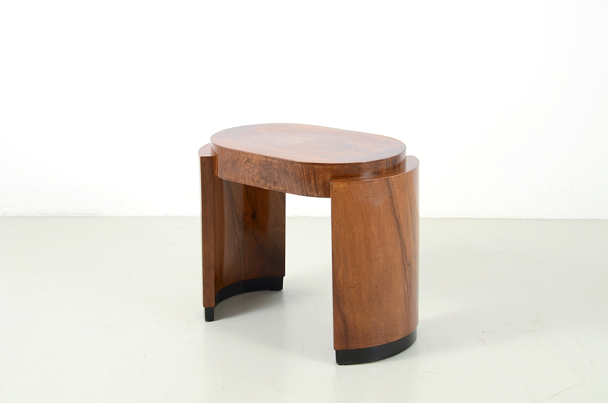 Italian 1930's small side table, attributed to rationalist designer Marcello Piacentini.