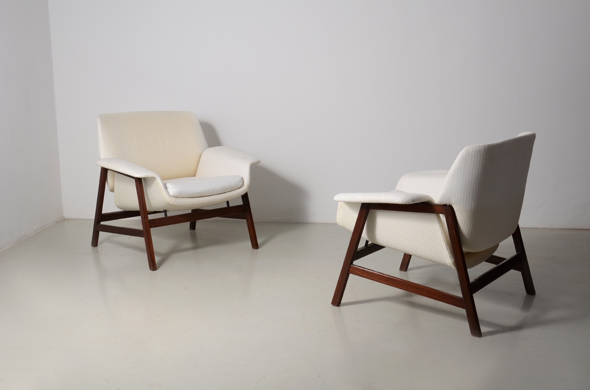 Gianfranco Frattini, coppia di poltrone mod. 849. Produzione Cassina, 1960ca.