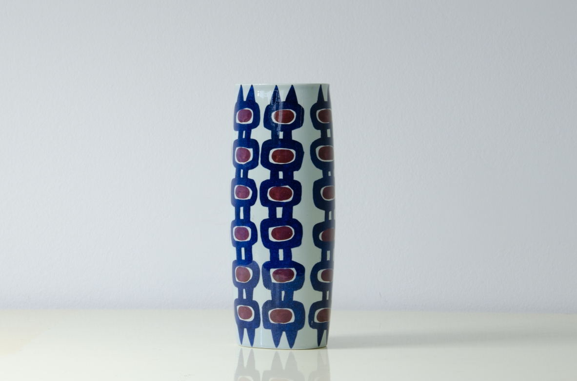 Vaso in ceramica decorata.  Inge Lise Koefoed per Royal Copenhagen, 1960ca.