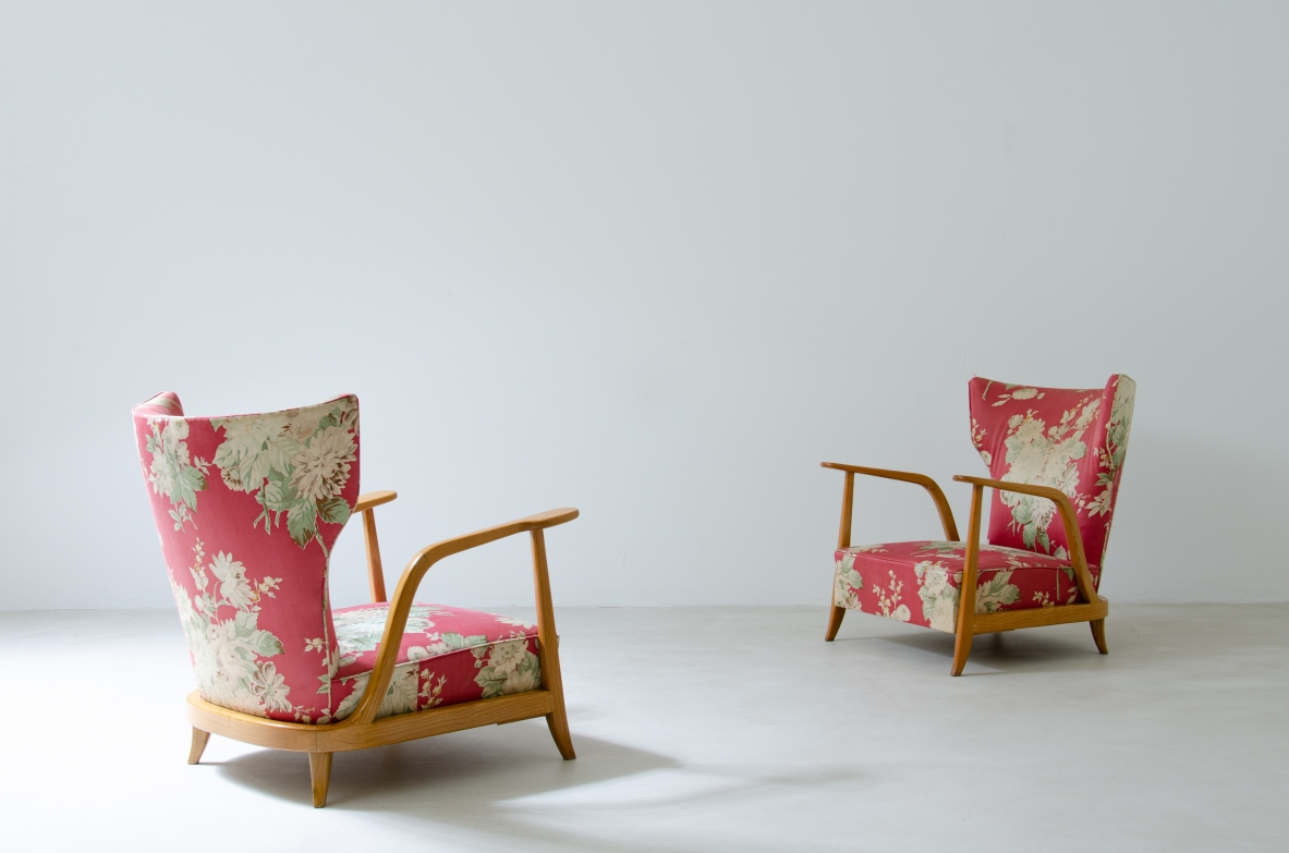 Enrico Ciuti (1910 - 1991)  Rare pair of armchairs in ash wood.  Italy, Milan, 1940's 