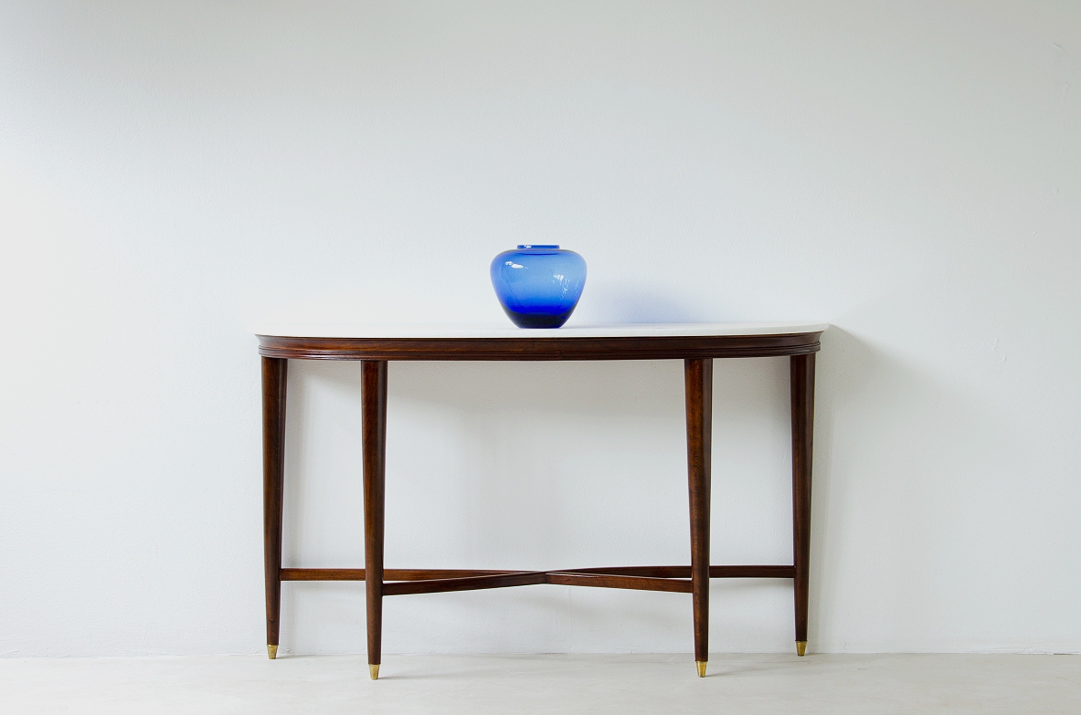 Paolo Buffa. Mahogany console with crystalline marble. Italian manufacture, 1940's