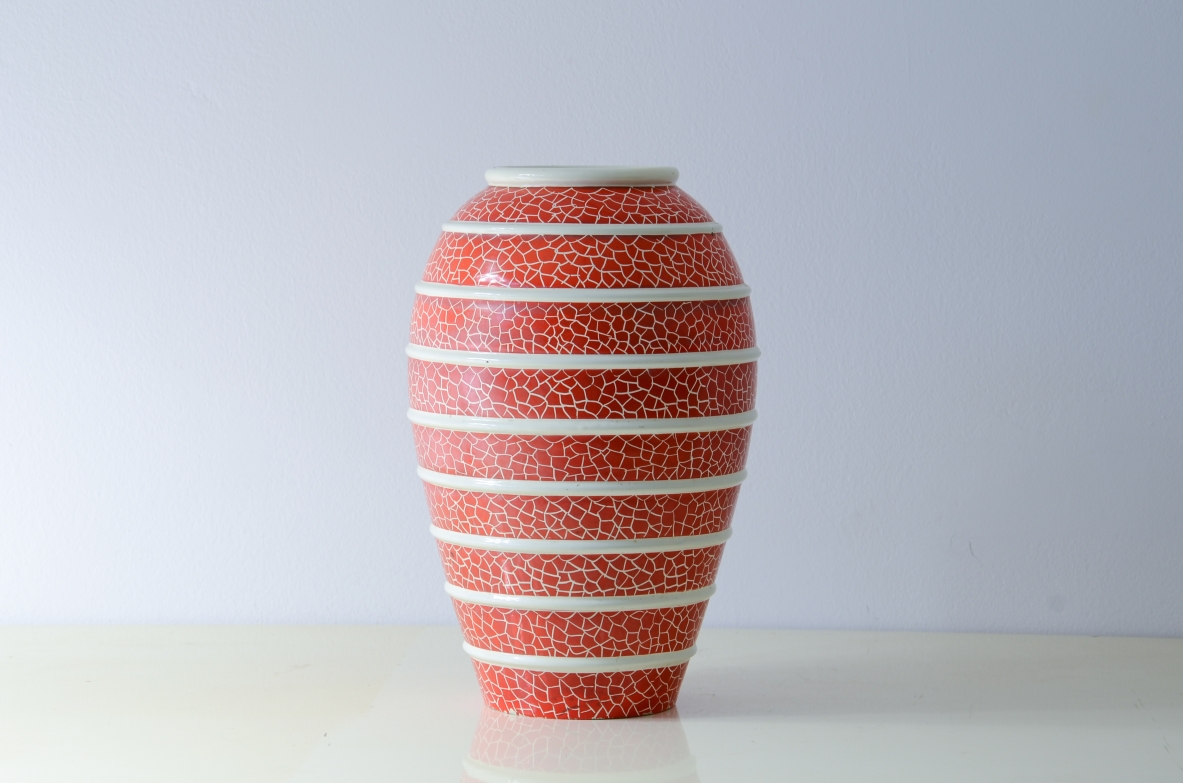 Ceramiche Rometti  Grande vaso in ceramica con filatura bianca. Manifattura Umbertide 1950ca.