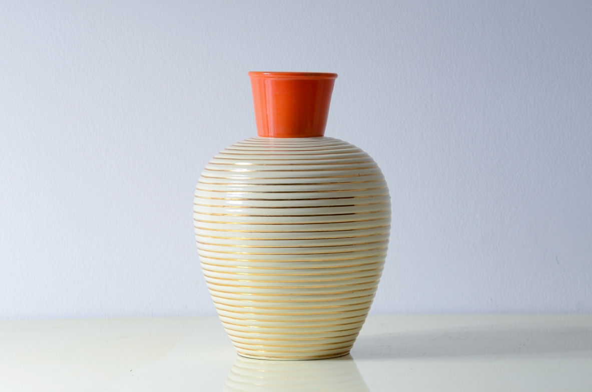 Ceramiche Rometti  Vaso di grandi dimensioni con filettatura dorata. Manifattura Umbertide 1950ca.