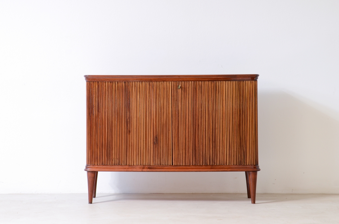 Paolo Buffa. Piccolo mobile a due ante in legno grissinato, Manifattura italiana anni '50