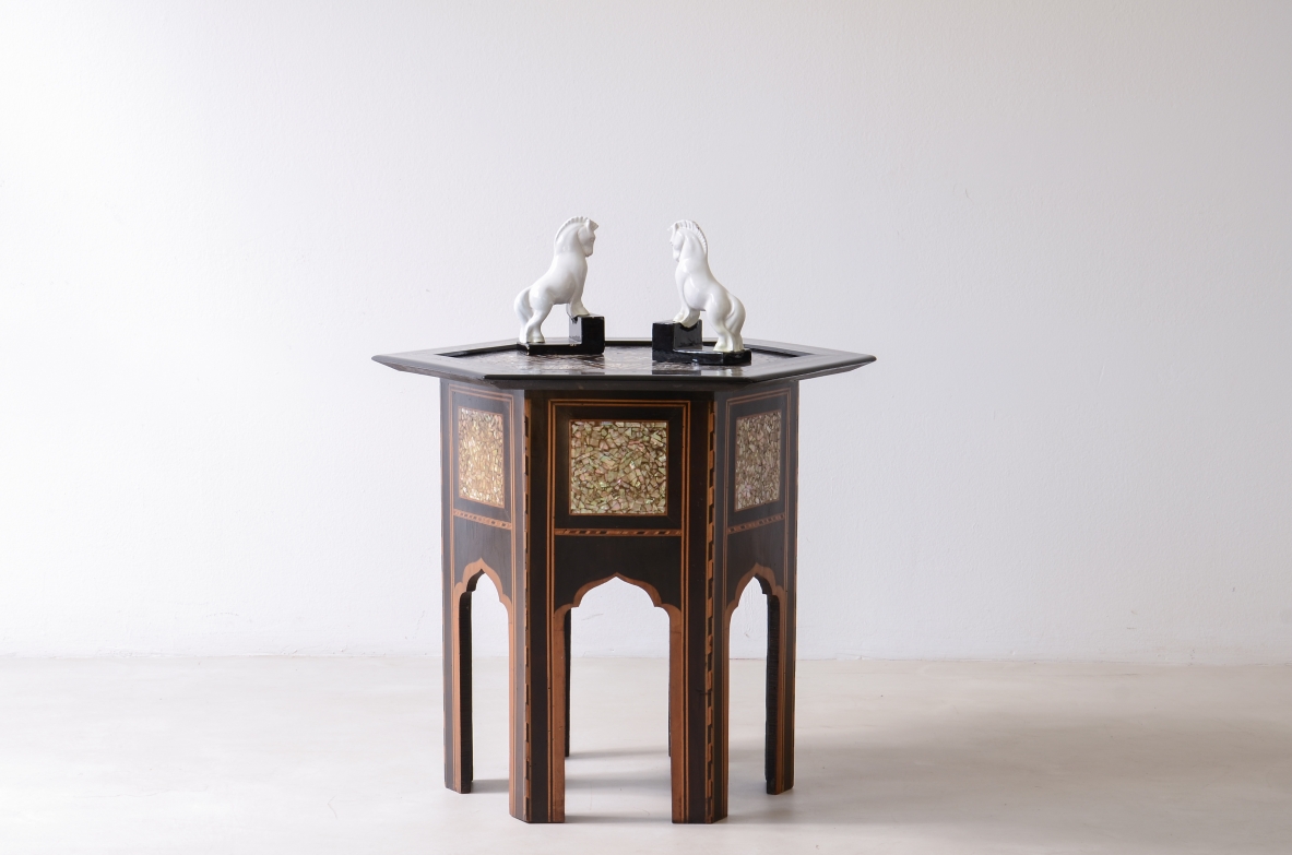 tavolino orientalista, ebano madreperla