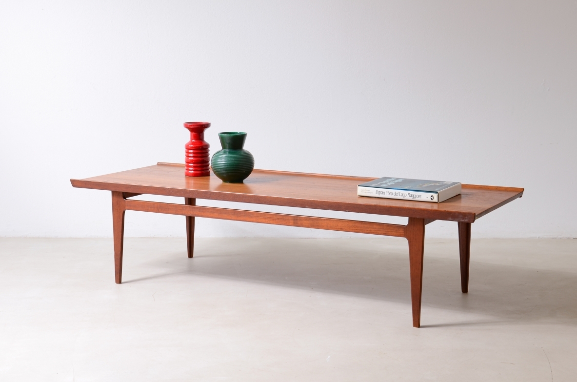Finn Juhl Tavolino da caffè modello 531/45 in tek.Progettato nel 1958, etichettato e prodotto da France & Daverkosen.